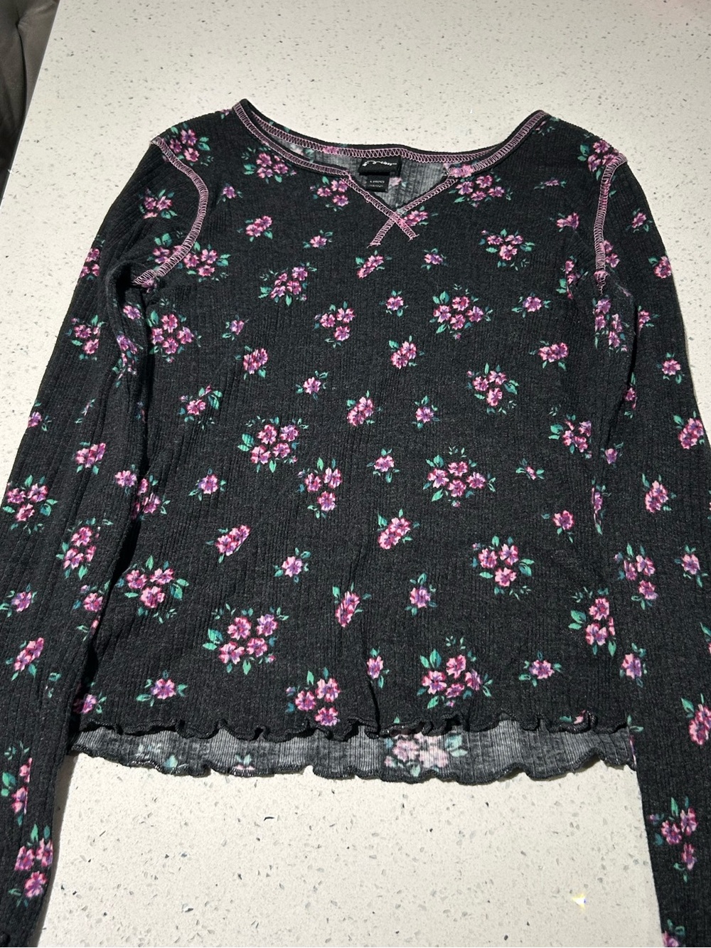 Black longsleeved shirt